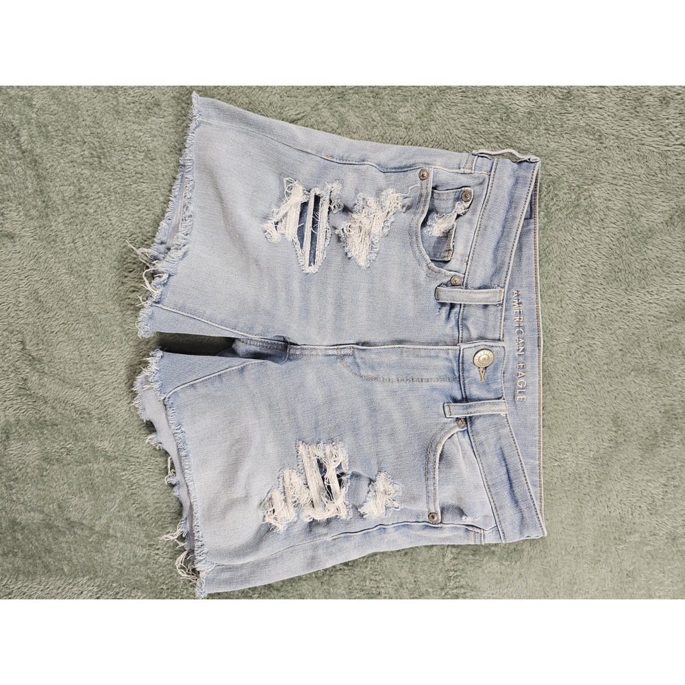 American Eagle The Dream Short Light Wash Distressed Denim Shorts. Jeans Size 6